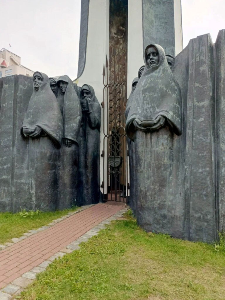 Остров слёз - интересное место памяти